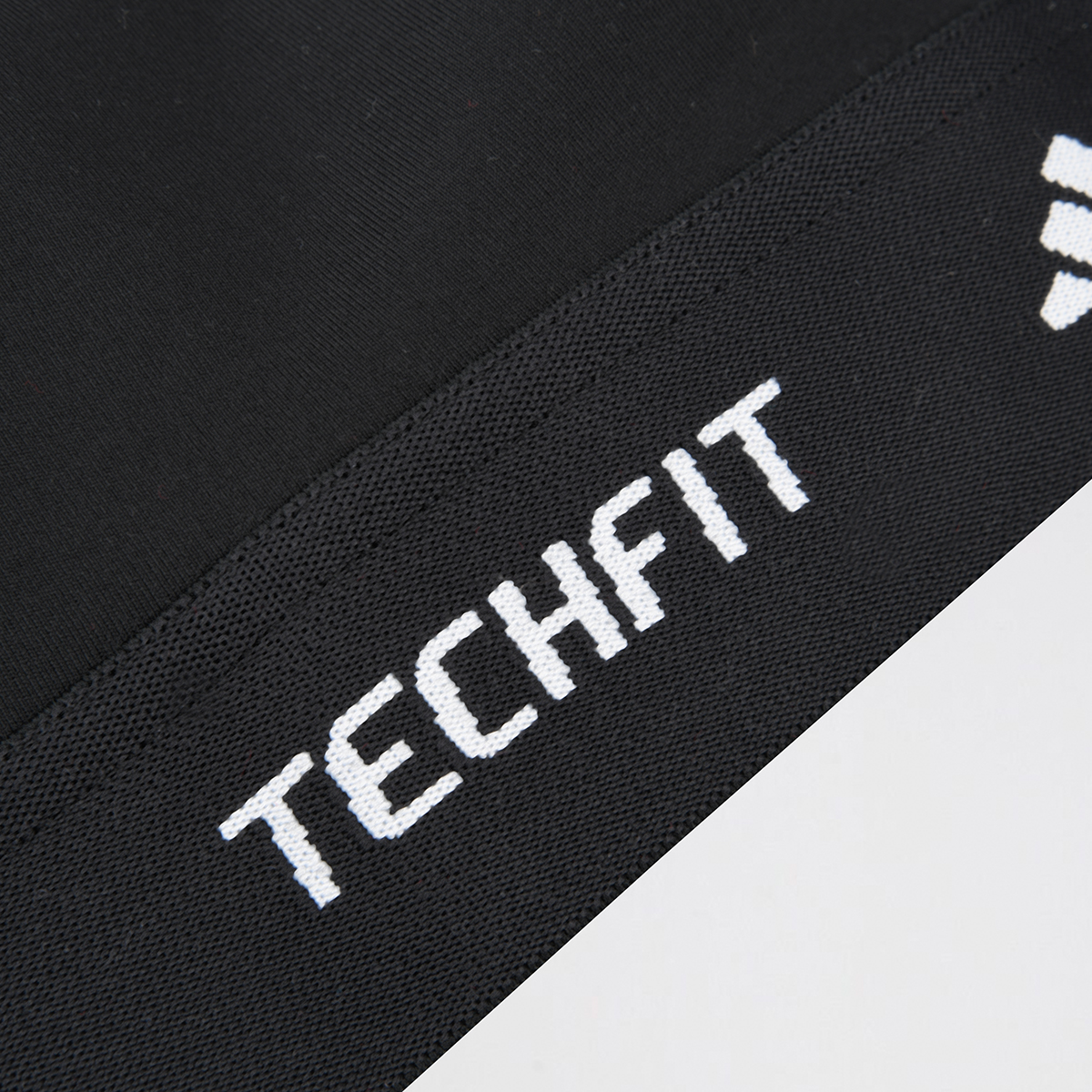 Top adidas Techfit Mujer,  image number null