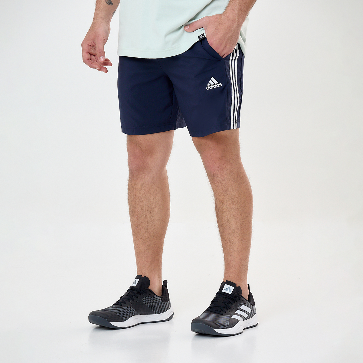 Short Urbano adidas Essentials Chelsea 3 Tiras Hombre,  image number null