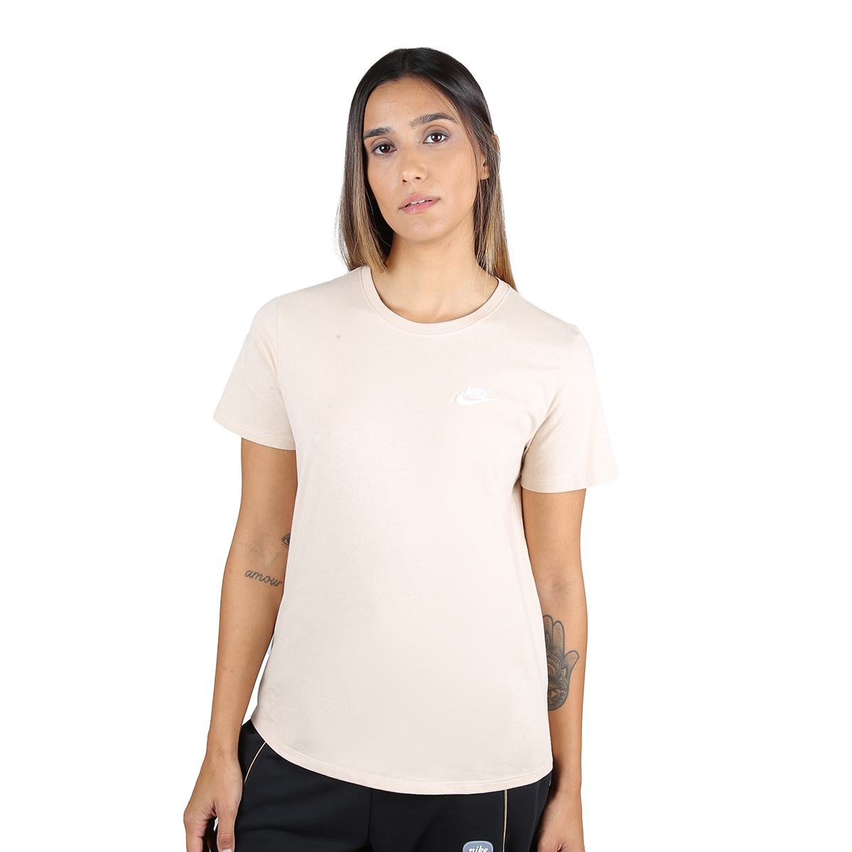 Remera Nike Club Essentials Mujer StockCenter