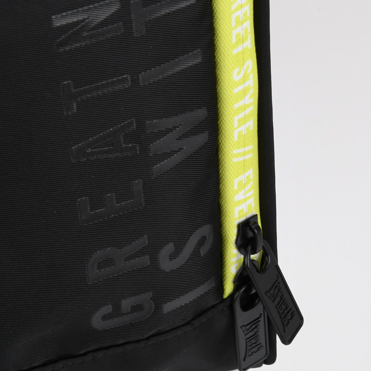 Botinero Everlast Bolsillo Frontal Poli&eacute;ster,  image number null