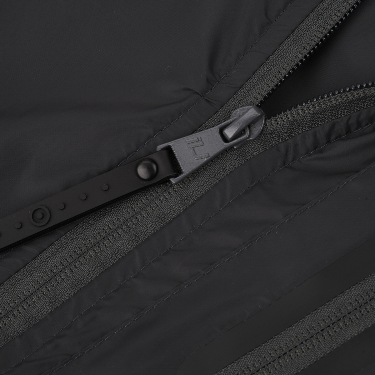 Campera Entrenamiento IU Rompeviento Zephyr Hombre con capucha,  image number null