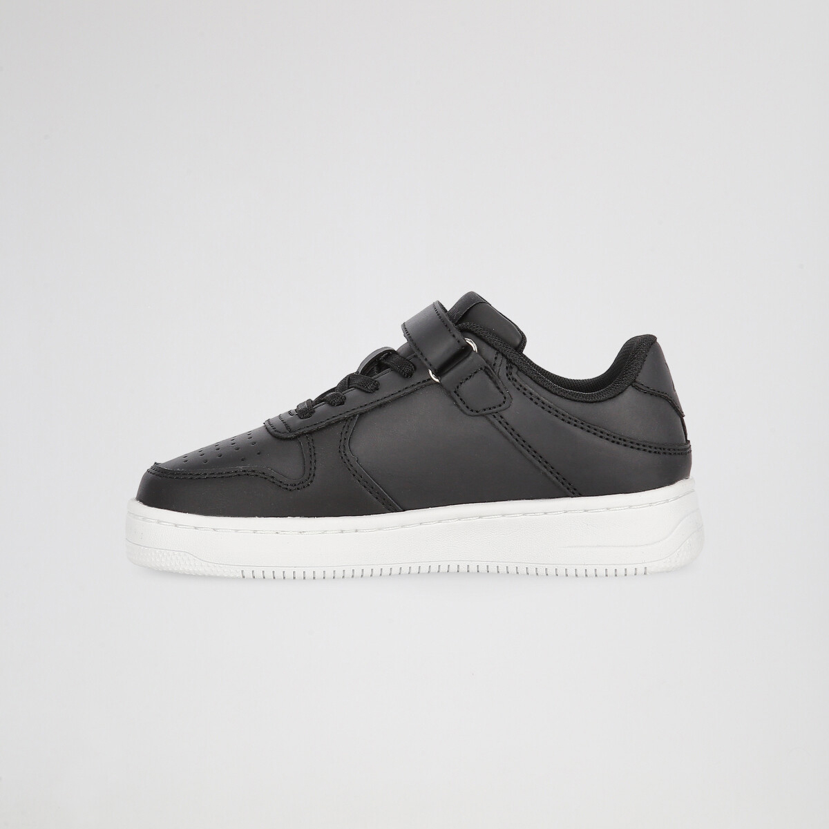 Zapatillas cuero sint&eacute;tico Atomik Fairfaxx Infantil,  image number null