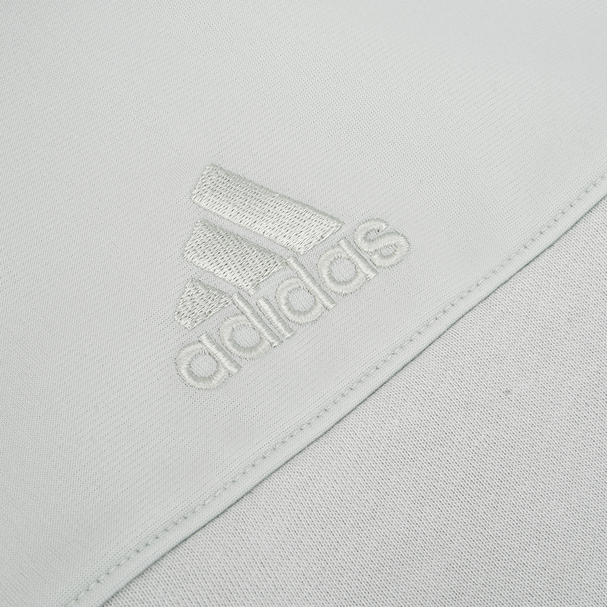 Buzo adidas Essentials Brand Love Hombre StockCenter