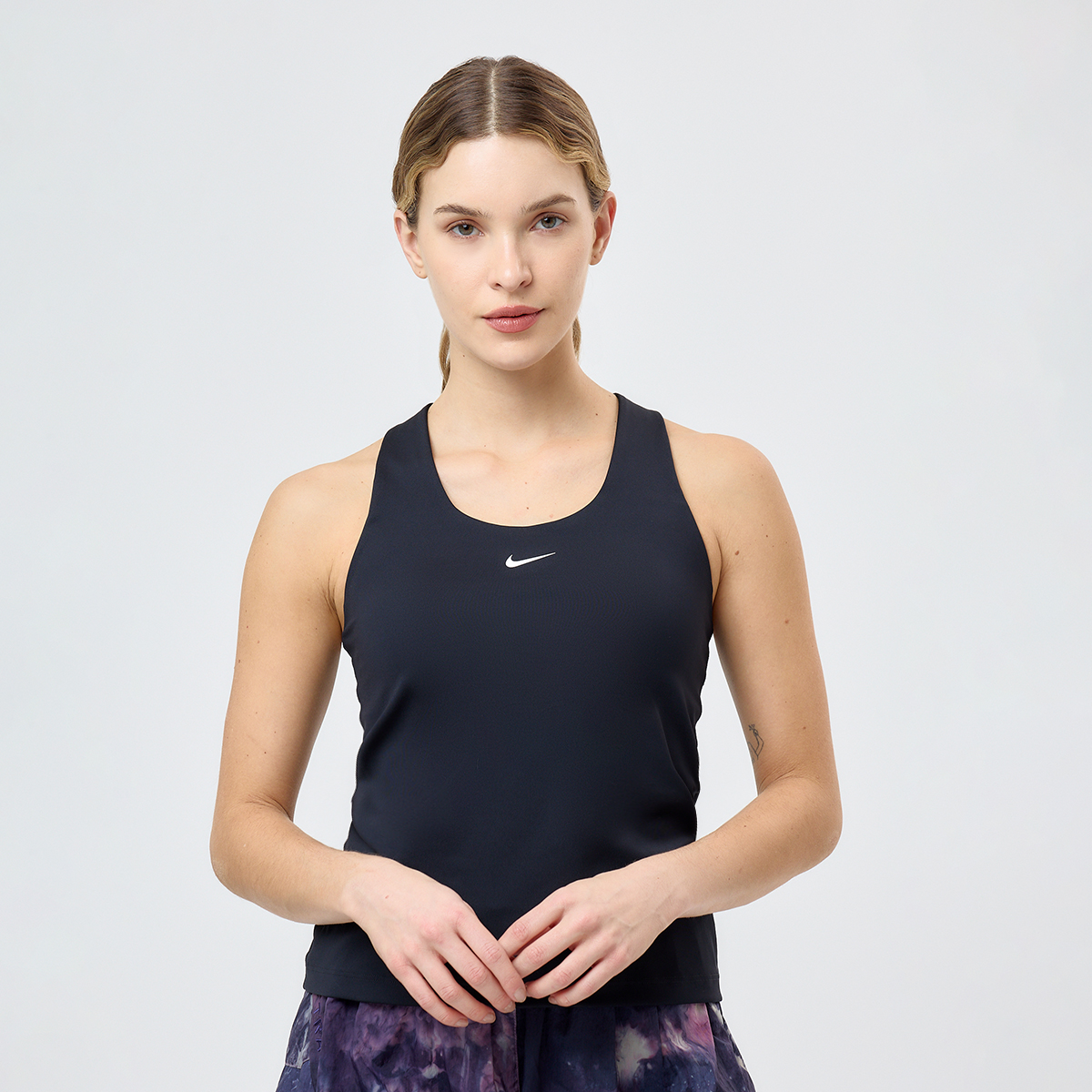 Musculosa Entrenamiento Nike Swoosh Mujer,  image number null