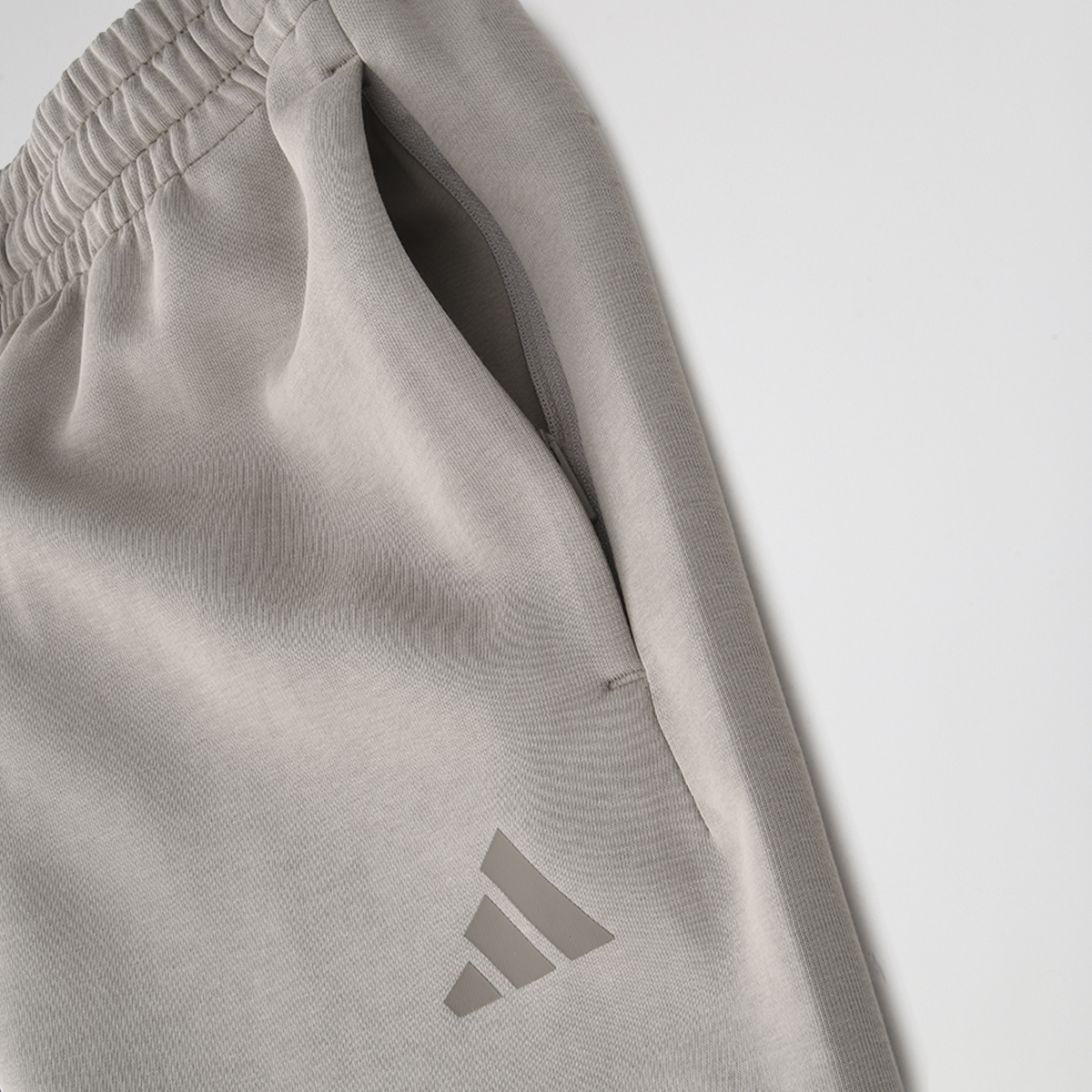 Pantal&oacute;n adidas Future Icons 3 Tiras Hombre,  image number null