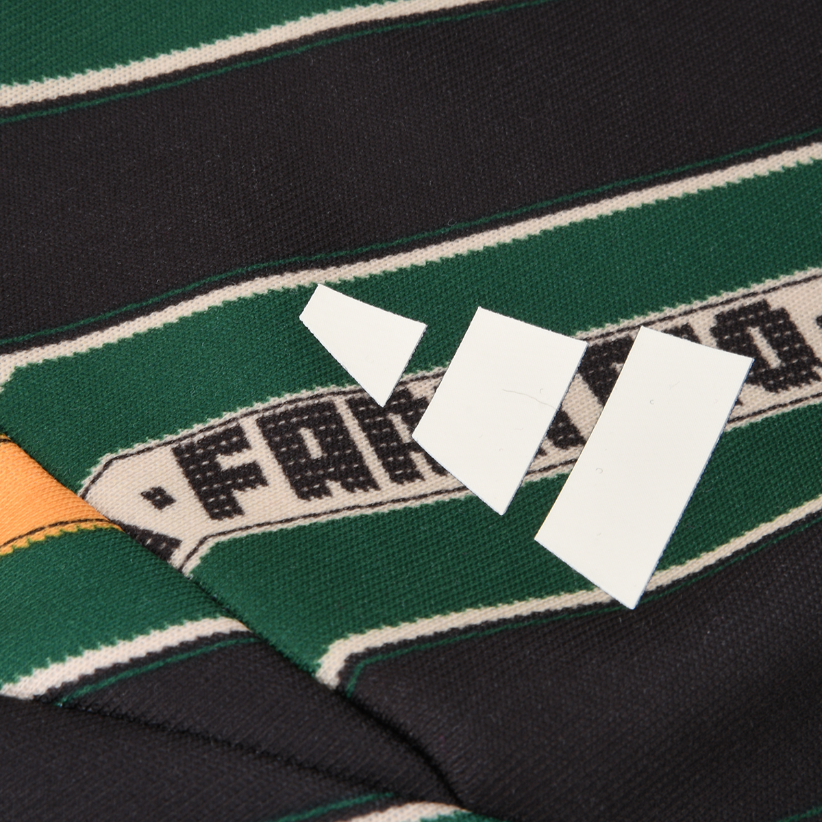 Buzo estampado con cierre adidas x FARM RIO Tiro,  image number null