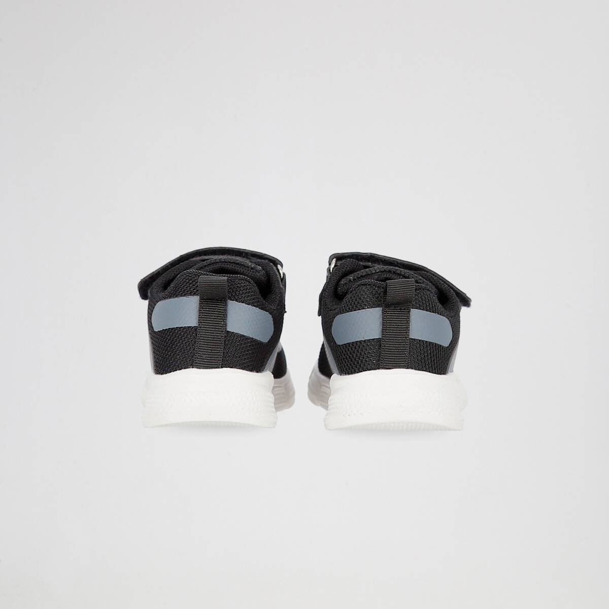 Zapatillas Atomik Beta Infantil con velcro,  image number null