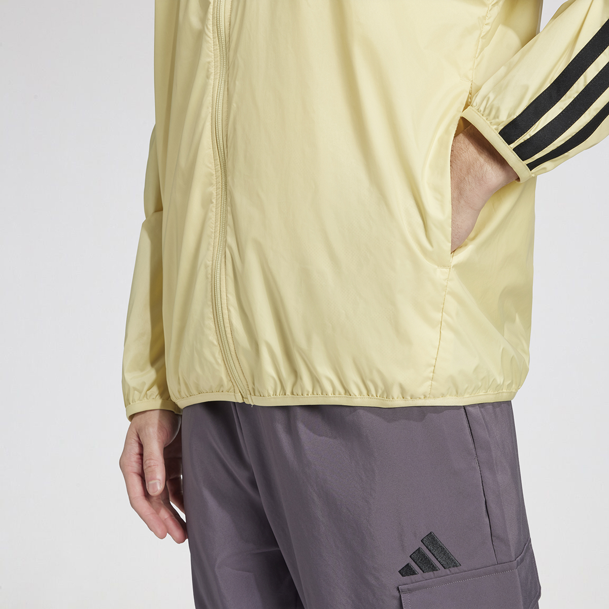 Buzo adidas Essentials 3 Tiras Windbreaker Hombre,  image number null