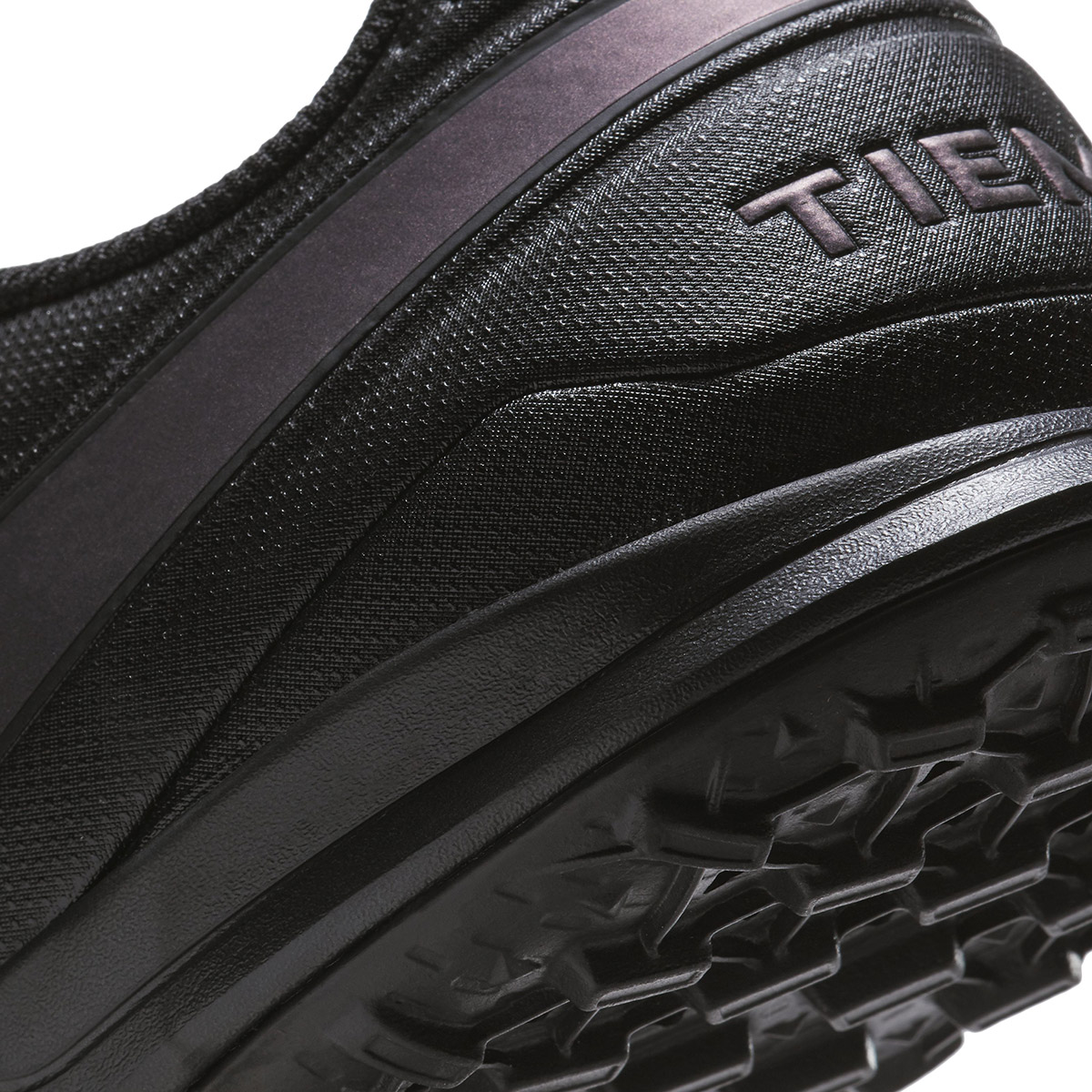 Botines Nike Legend 8 Academy TF StockCenter