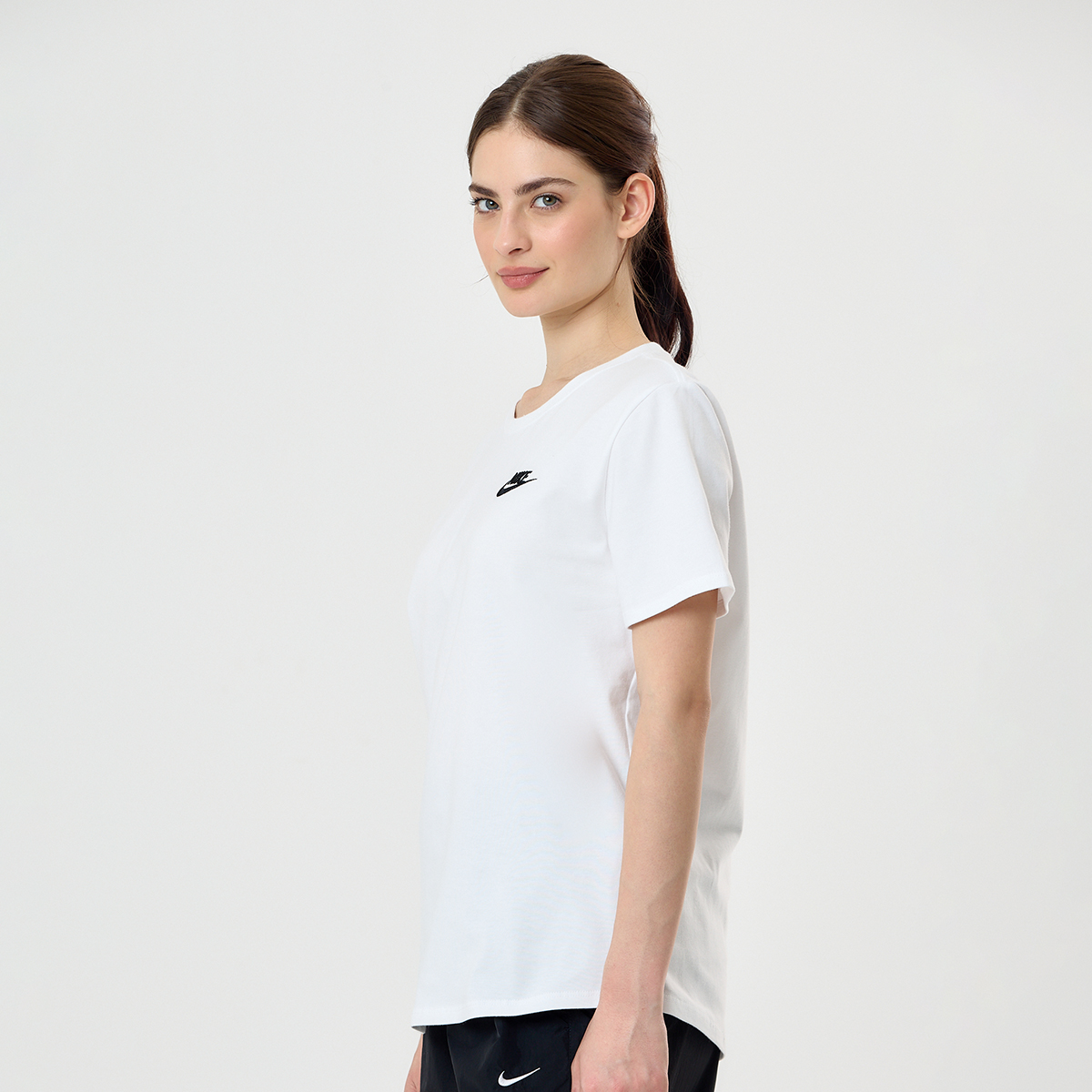 Remera Urbana Nike Club Essentials Mujer,  image number null