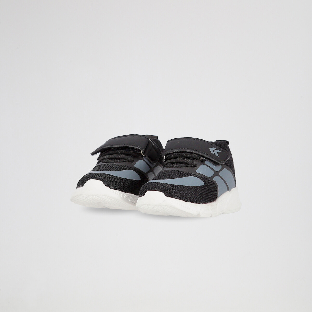 Zapatillas Atomik Beta Infantil con velcro,  image number null