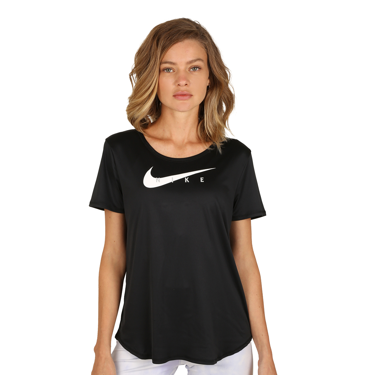 Remera on sale nike swoosh