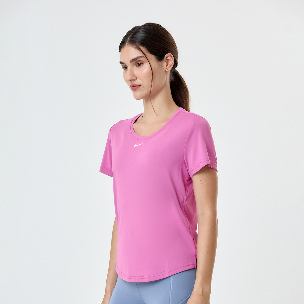 Remera Entrenamiento Nike Dri-FIT One para Mujer,  image number null