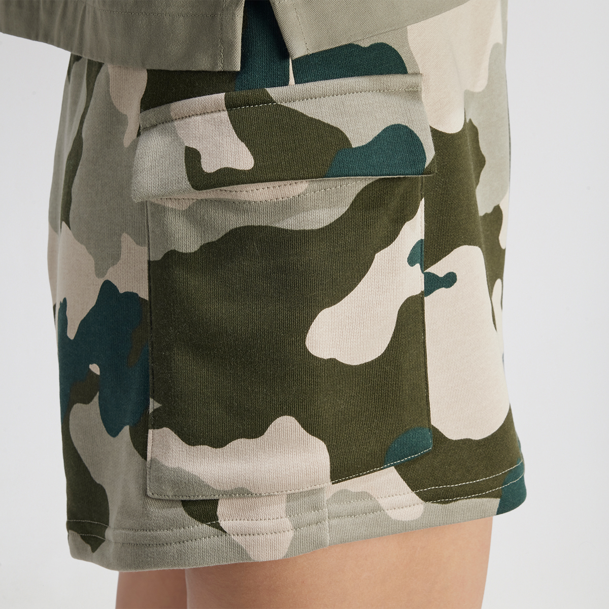 Short adidas Cargo Essentials 3 Tiras de Mujer,  image number null
