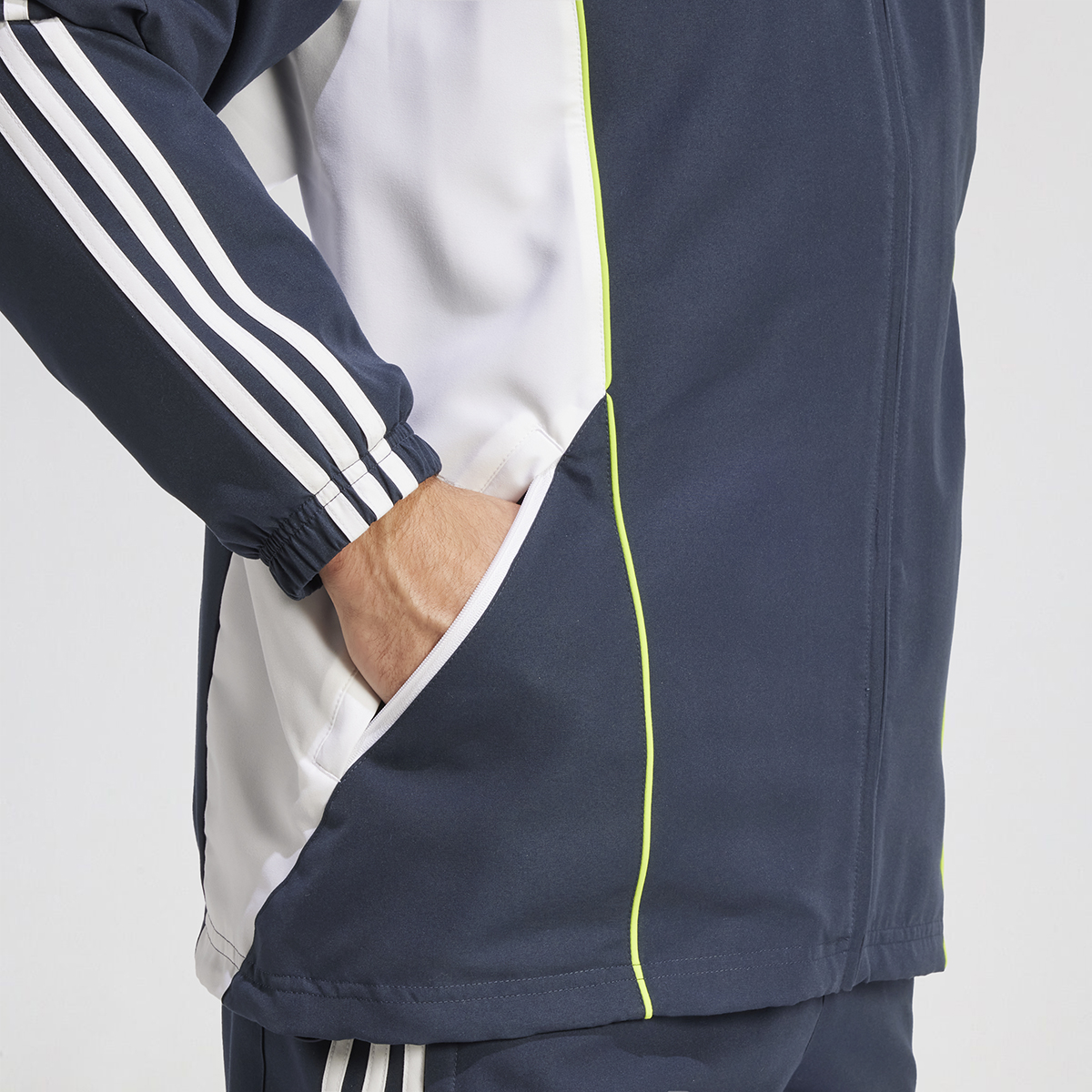 Campera Real Madrid adidas Ubp 2025 de Hombre,  image number null