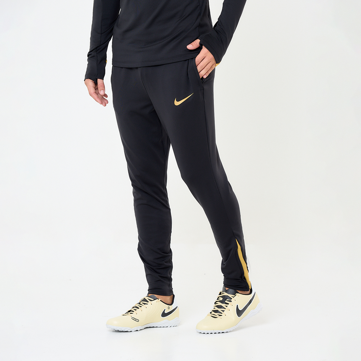 Pantal&oacute;n F&uacute;tbol Nike Dri-FIT Strike Hombre,  image number null