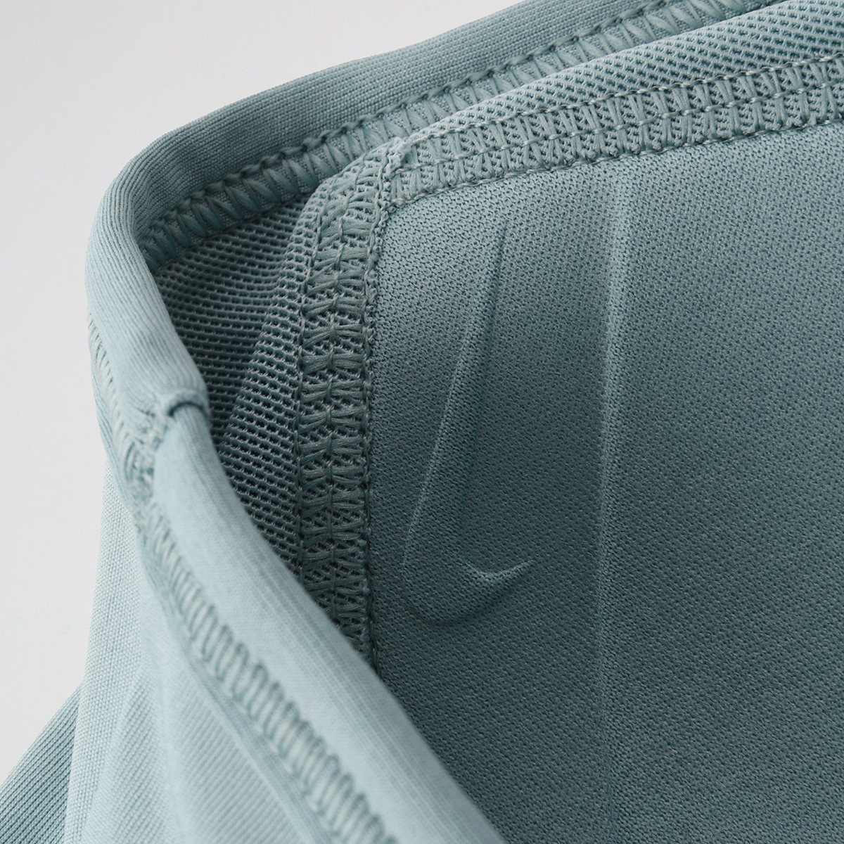 Top Entrenamiento Nike Swoosh Medium Mujer,  image number null