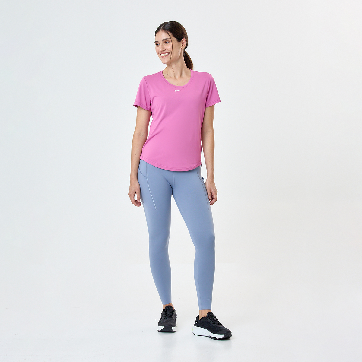 Remera Entrenamiento Nike Dri-FIT One para Mujer,  image number null